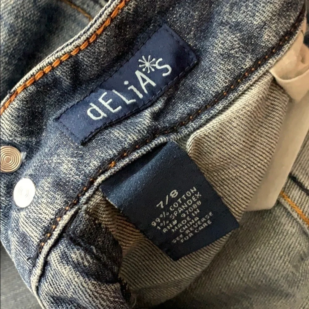 Delia’s Reese blue jean Denim shorts fray hem Sz 7-8 casual
